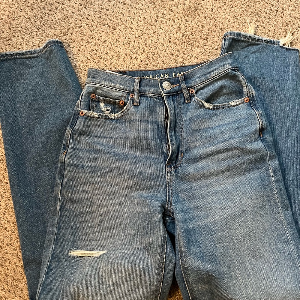 American Eagle baggy jeans